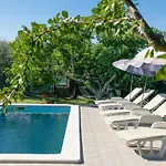 Breg Ivanovci - Three Bedroom With Swimming Pool ヴィラ ラビン