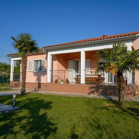 Villa Breg Ivanovci - Three Bedroom With Swimming Pool *