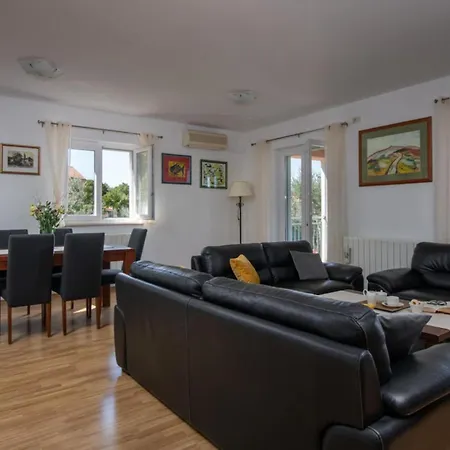 Breg Ivanovci - Three Bedroom With Swimming Pool Villa Labin