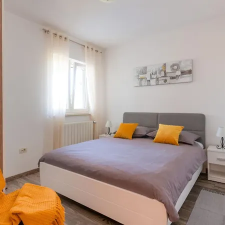Breg Ivanovci - Three Bedroom With Swimming Pool Villa Labin
