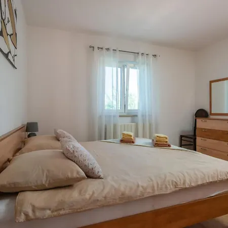 Breg Ivanovci - Three Bedroom With Swimming Pool Labin