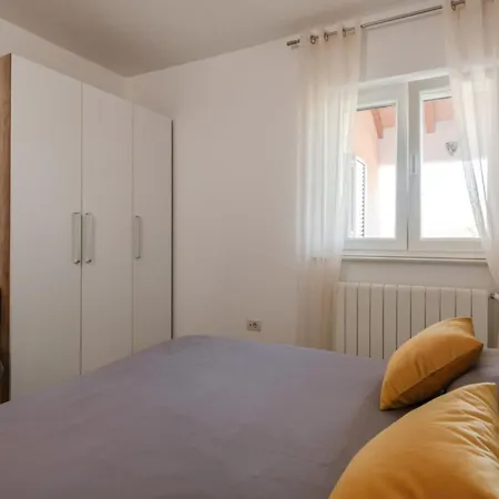 Breg Ivanovci - Three Bedroom With Swimming Pool Villa