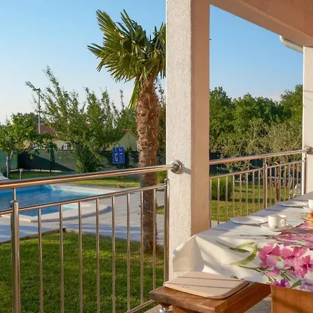 Villa Breg Ivanovci - Three Bedroom With Swimming Pool Labin